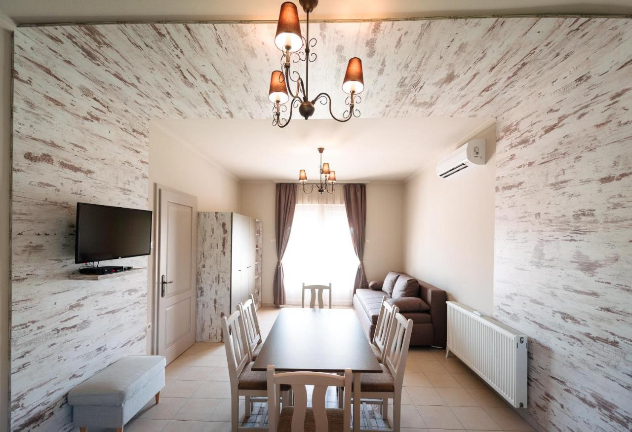 Apartmán Aranyszarvas Panzio, Etterem Es Grillterasz Exteriér fotografie