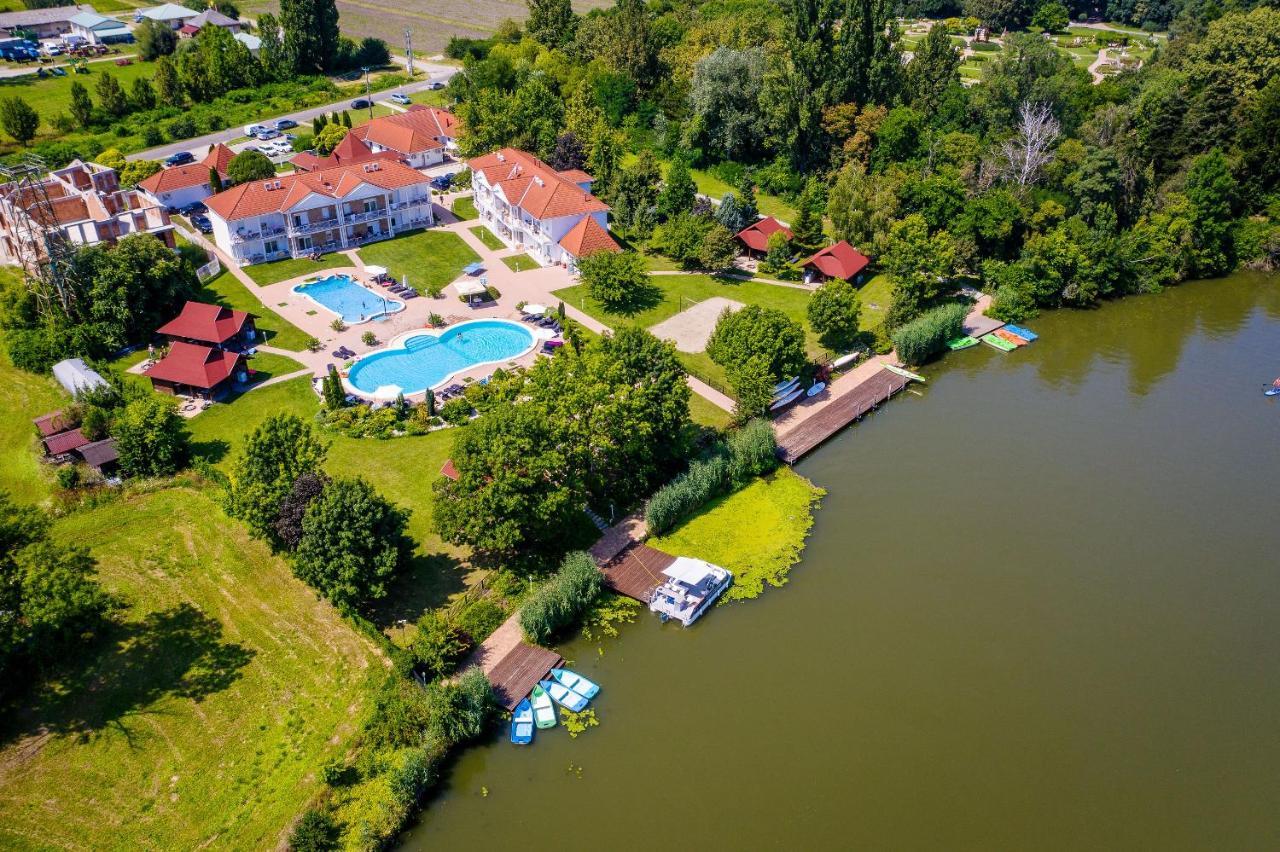 Apartmán Aranyszarvas Panzio, Etterem Es Grillterasz Exteriér fotografie