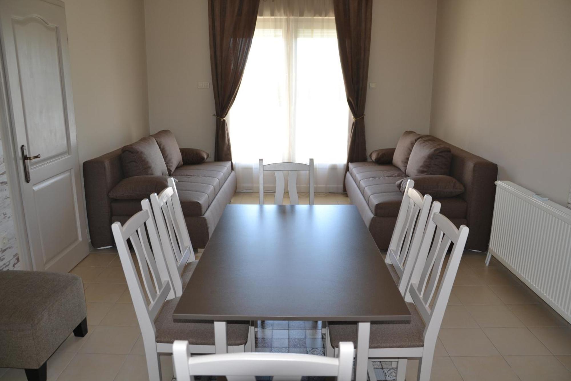 Apartmán Aranyszarvas Panzio, Etterem Es Grillterasz Exteriér fotografie