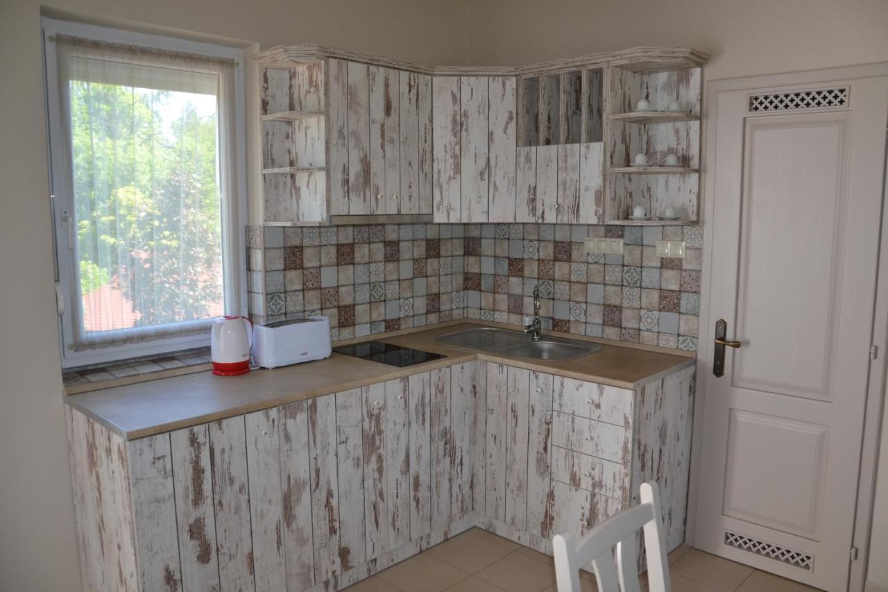 Apartmán Aranyszarvas Panzio, Etterem Es Grillterasz Exteriér fotografie