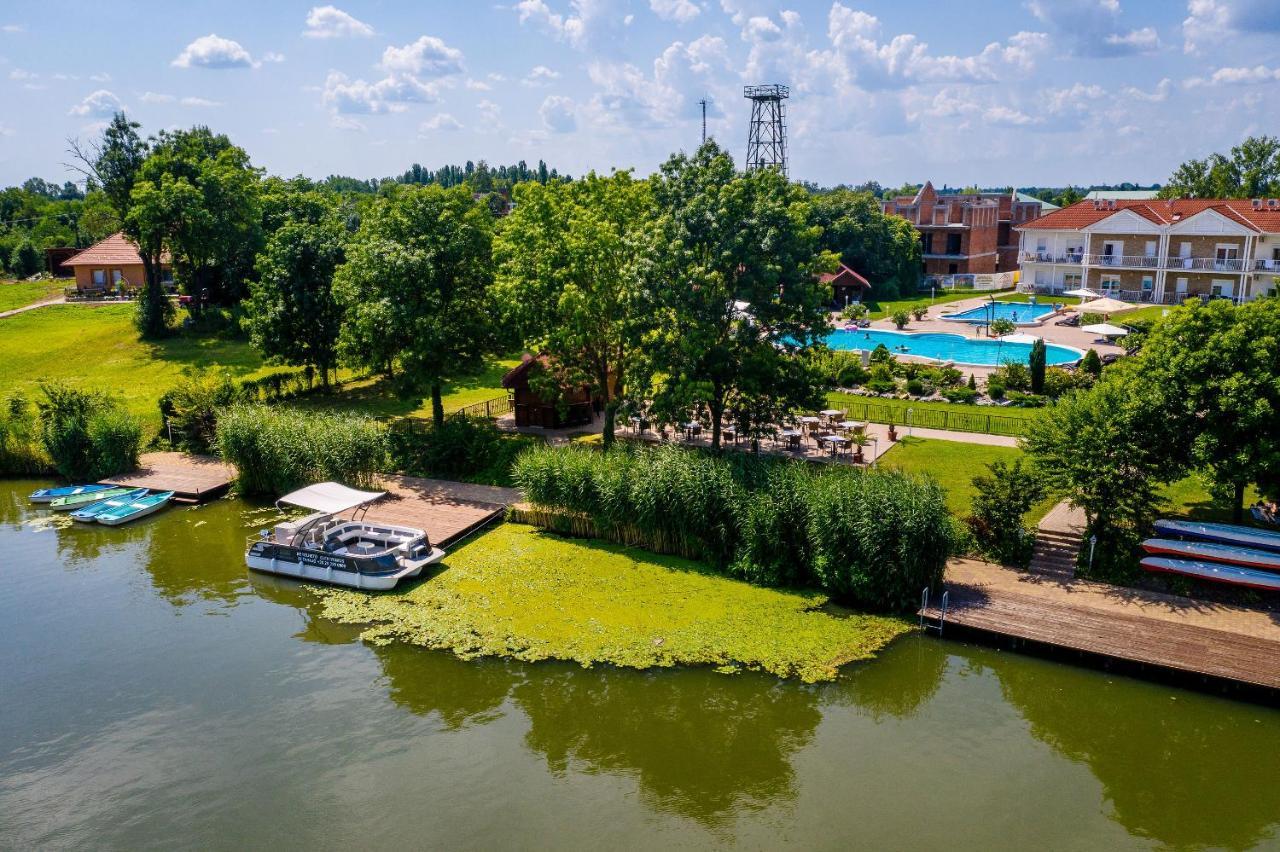 Apartmán Aranyszarvas Panzio, Etterem Es Grillterasz Exteriér fotografie