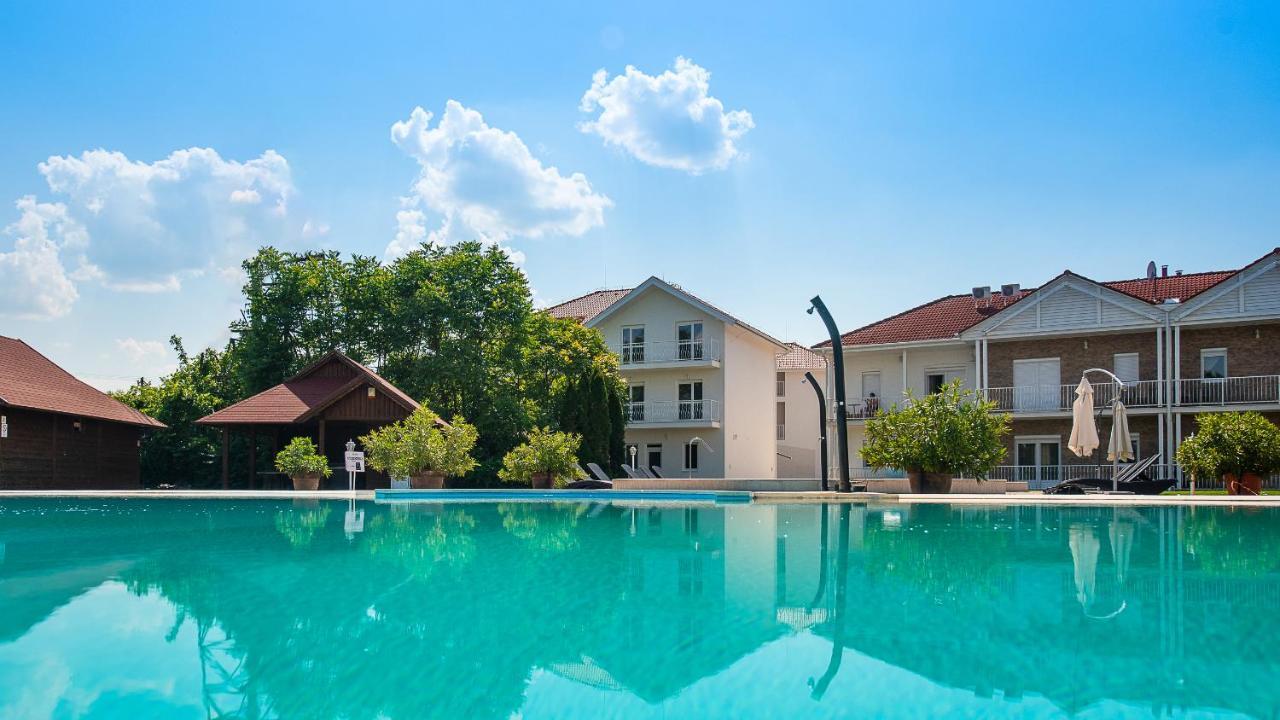 Apartmán Aranyszarvas Panzio, Etterem Es Grillterasz Exteriér fotografie
