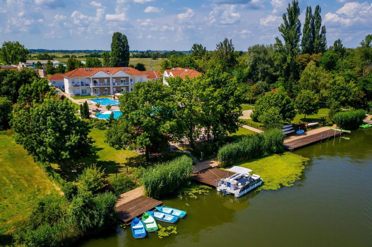 Apartmán Aranyszarvas Panzio, Etterem Es Grillterasz Exteriér fotografie