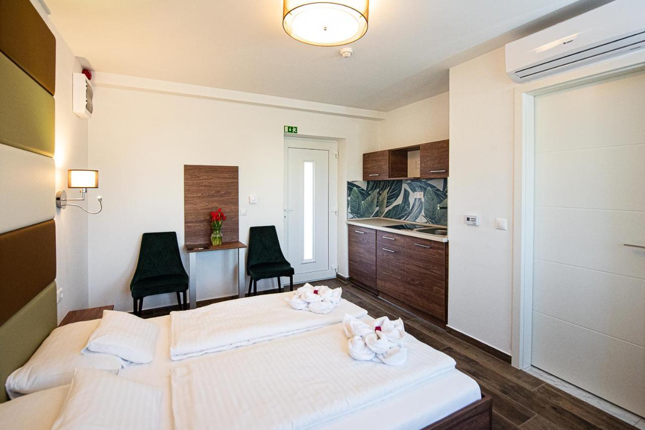 Apartmán Aranyszarvas Panzio, Etterem Es Grillterasz Exteriér fotografie