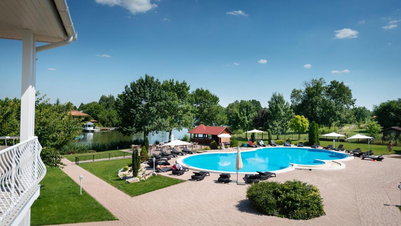 Apartmán Aranyszarvas Panzio, Etterem Es Grillterasz Exteriér fotografie