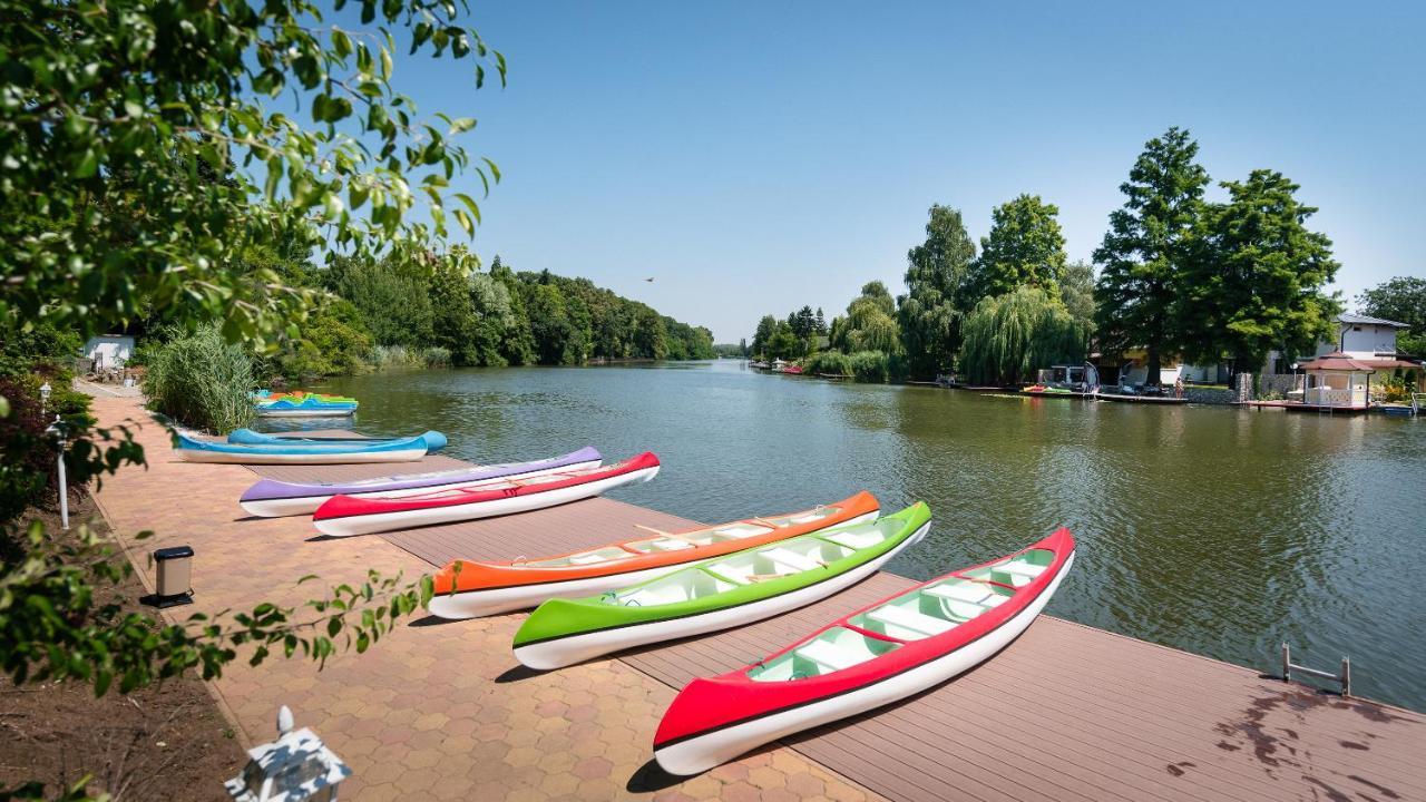 Apartmán Aranyszarvas Panzio, Etterem Es Grillterasz Exteriér fotografie