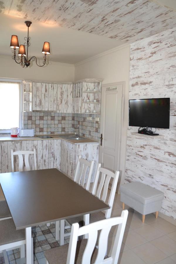 Apartmán Aranyszarvas Panzio, Etterem Es Grillterasz Exteriér fotografie