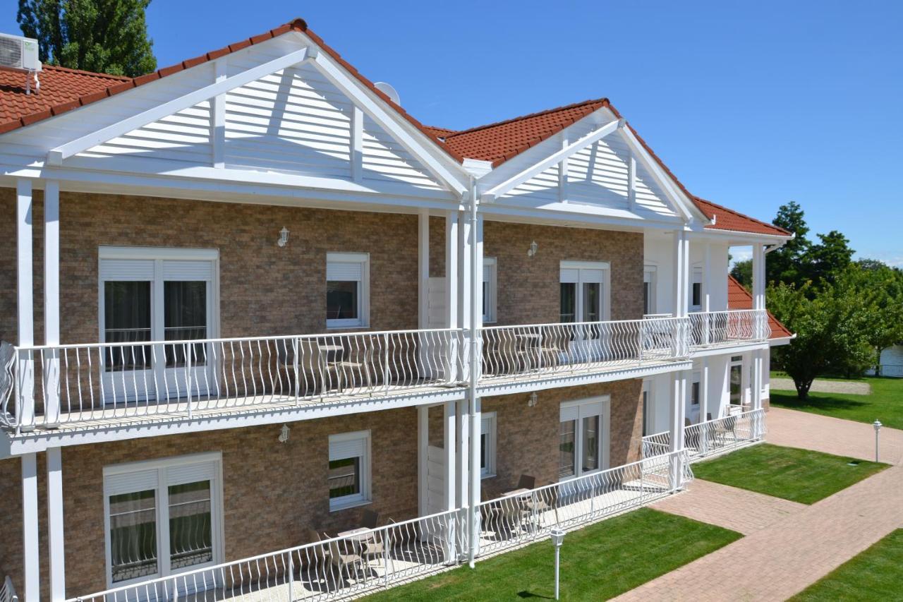 Apartmán Aranyszarvas Panzio, Etterem Es Grillterasz Exteriér fotografie