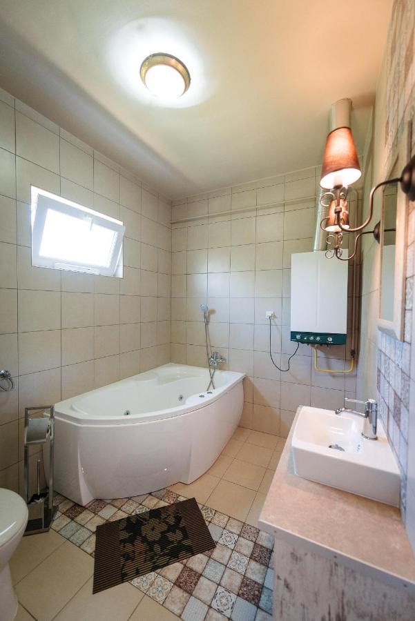 Apartmán Aranyszarvas Panzio, Etterem Es Grillterasz Exteriér fotografie